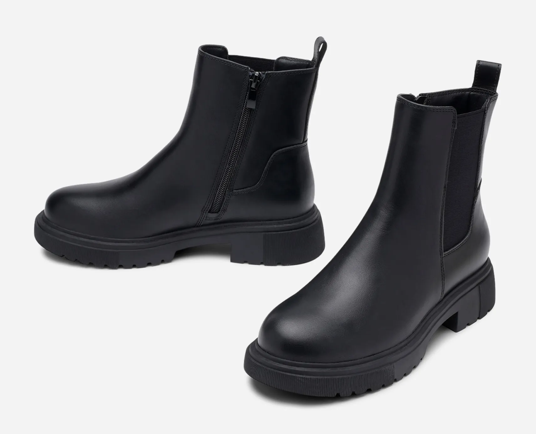 CLOU, Boots