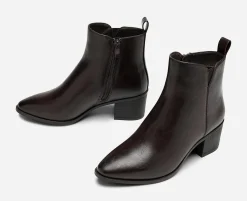 CLOU, Boots