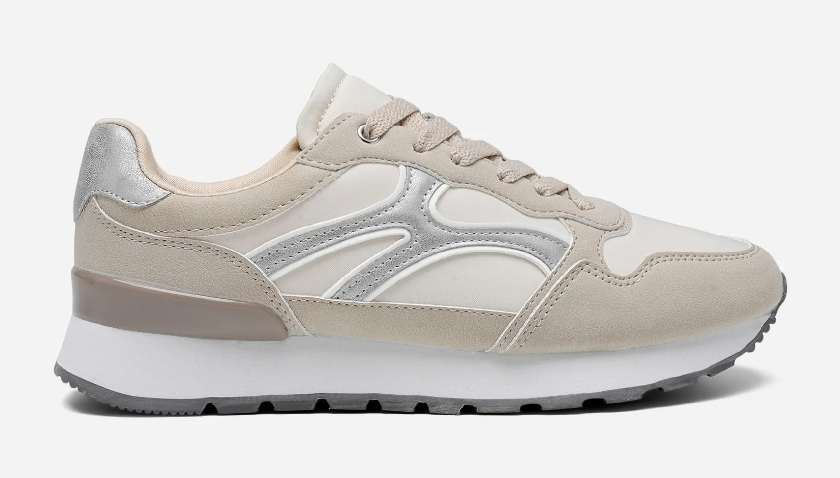 CLOU, Sneakers