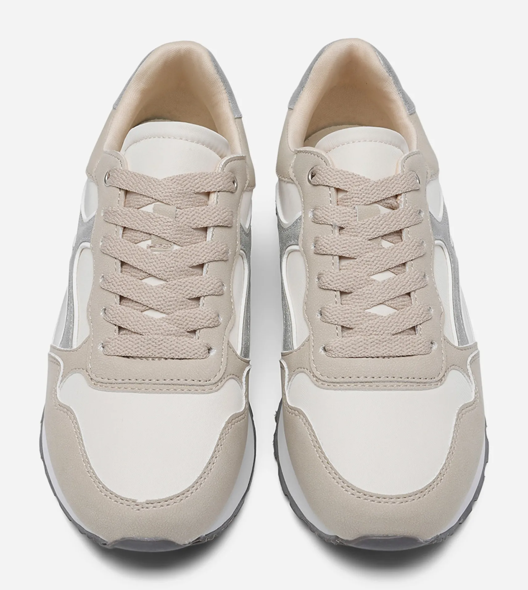 CLOU, Sneakers