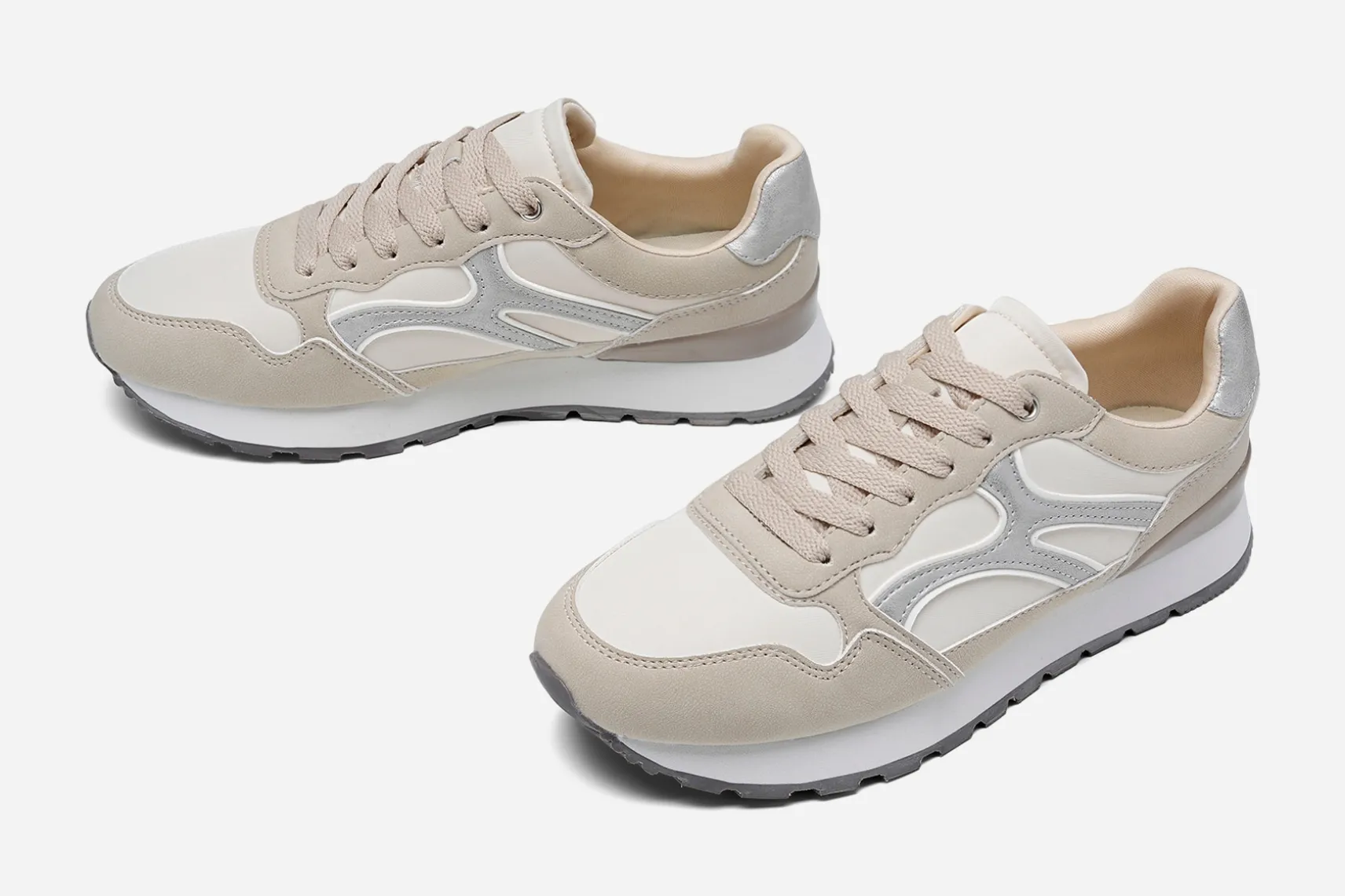 CLOU, Sneakers