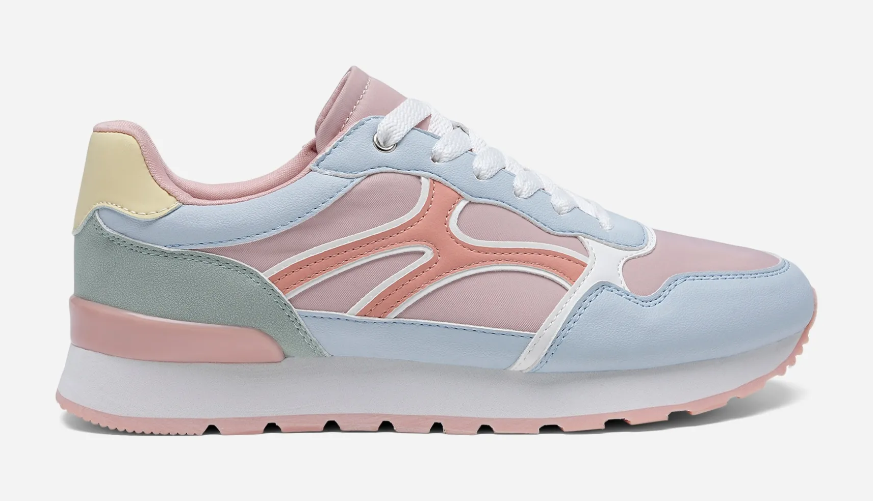CLOU, Sneakers