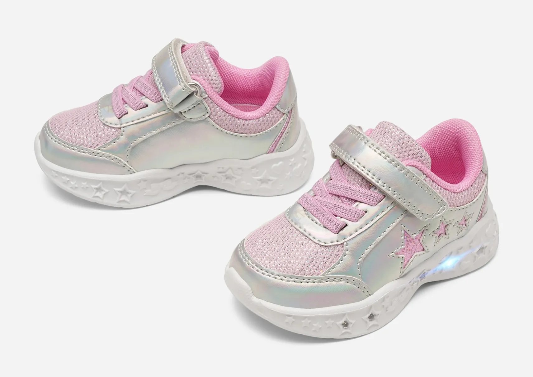 Mino, Blinkande sneakers