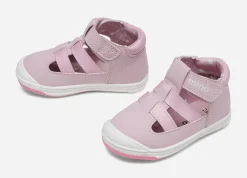 Mino, Sandal med täckt tå