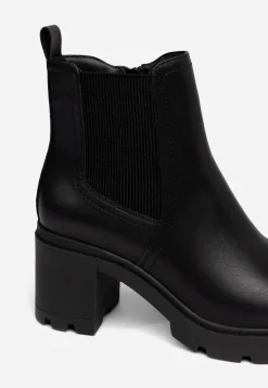 VOX, Boots