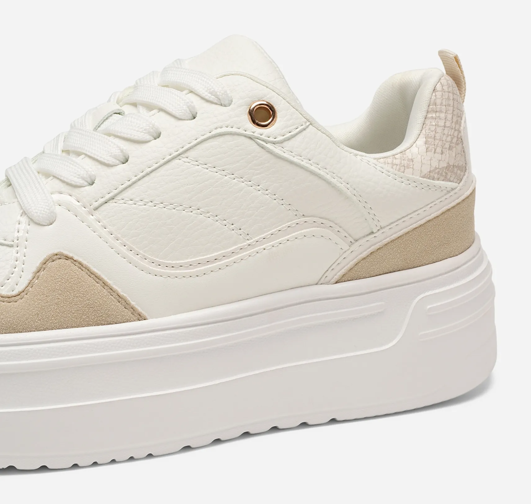 VOX, Sneakers