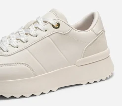 VOX, Sneakers
