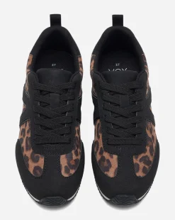 VOX, Sneakers