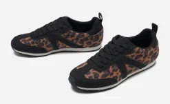 VOX, Sneakers