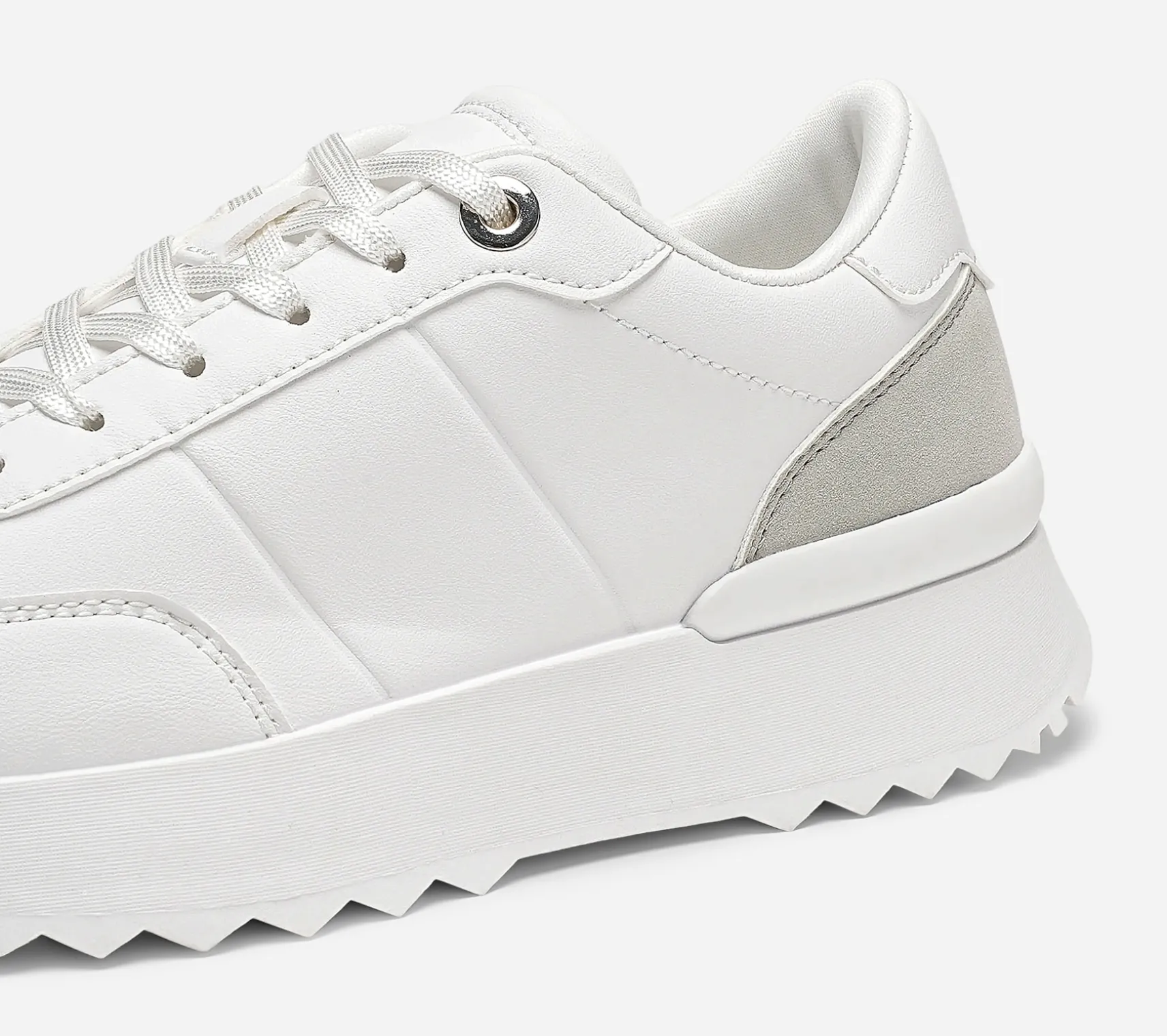 VOX, Sneakers